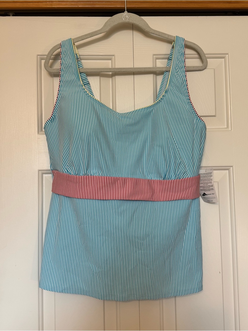 Lands’ End Scoop Neck Seersucker Tankini Top
